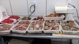 Vigilância Sanitária apreende carne irregular e interdita salão de beleza - Fotografo: Secom / Divulgação - Data: 02/06/2016