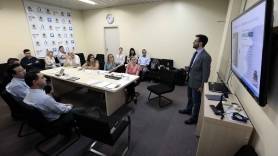 Representantes de outras cidades, recebem as informações do diretor executivo da Secretaria de Administração de Joinville, Filipe Schüür, sobre a implantação do Sistema Eletrônico de Informações  - Fotografo: Rogerio da Silva - Data: 18/03/2015