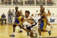O jogo de estréia da 4ª Edição do Novo Basquete Brasil entre Joinville x Brasília aconteceu nesta segunda (21/11) e inaugurou o novo piso do Centreventos Cau Hansen. Além dos jogos da equipe de basquete, a FELEJ pretende abrigar o futsal masculino e diversas outras modalidades no local - Fotografo: Kátia Nascimento - Data: 21/11/2011