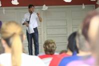 Imagens da cerimônia de entrega das reformas na Escola Municipal Pedro Ivo Campos, bairro Costa e Silva, nesta quinta-feira (15/3). O secretário de Educação, Marquinhos Fernandes, falou da importância da reforma para a comunidade. - Fotografo: Kátia Nascimento - Data: 15/03/2012