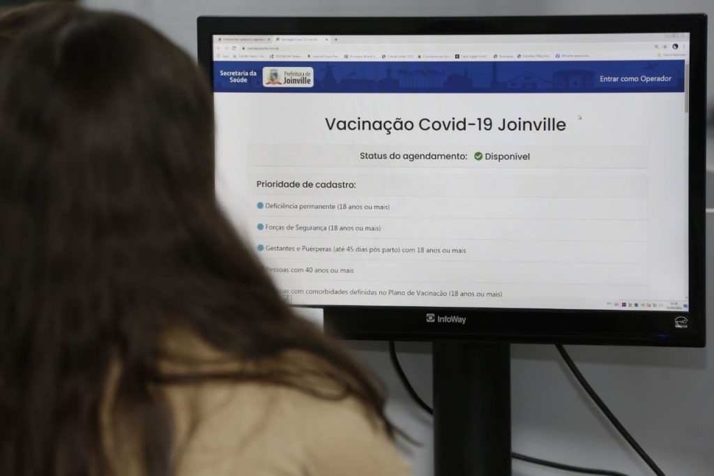 Quem está com a segunda dose da vacina contra a Covid-19 atrasada, pode reagendar pelo site