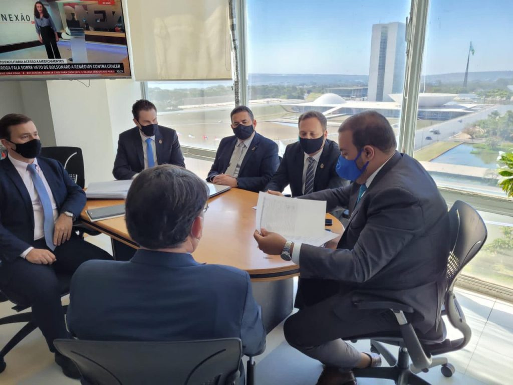Prefeito Adriano participa de reuniões com ministros em Brasília