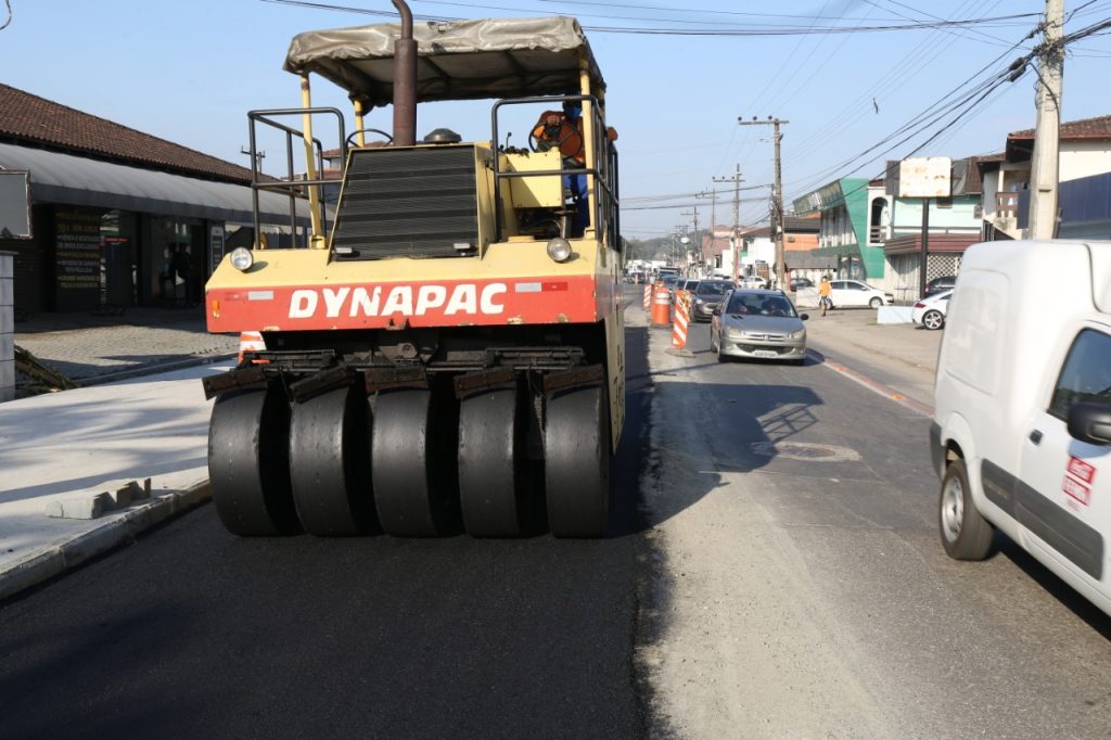 Obras de Saneamento Básico seguirão pela calçada no bairro Boa Vista