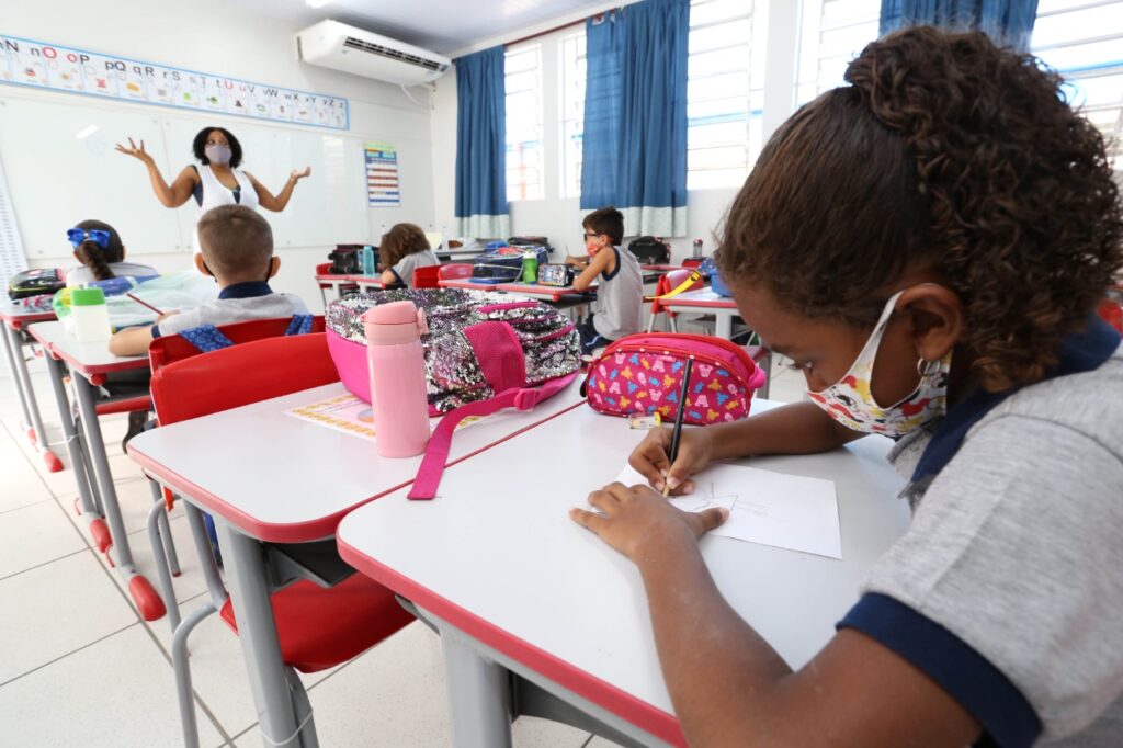 Secretaria de Educação anuncia ampliação do atendimento 100% presencial para o Ensino Fundamental