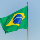 Bandeira do Brasil hasteada