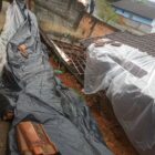 Deslizamento de terra interdita casa em Joinville