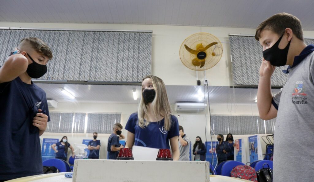 AVC é tema de pesquisa e exposição em Escola Municipal de Joinville