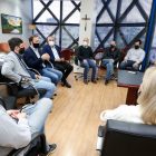 Prefeito e secretários se reúnem com lideranças no gabinete do prefeito para tratar da pandemia de Covid-19