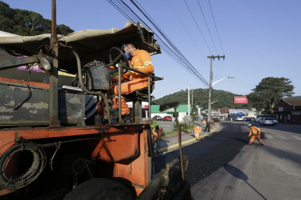 Prefeitura retoma requalificação viária na rua XV de Novembro nesta segunda-feira (25/10)