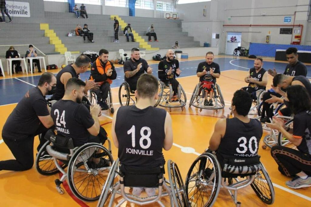 Basquete sobre cadeira de rodas de Joinville joga neste sábado