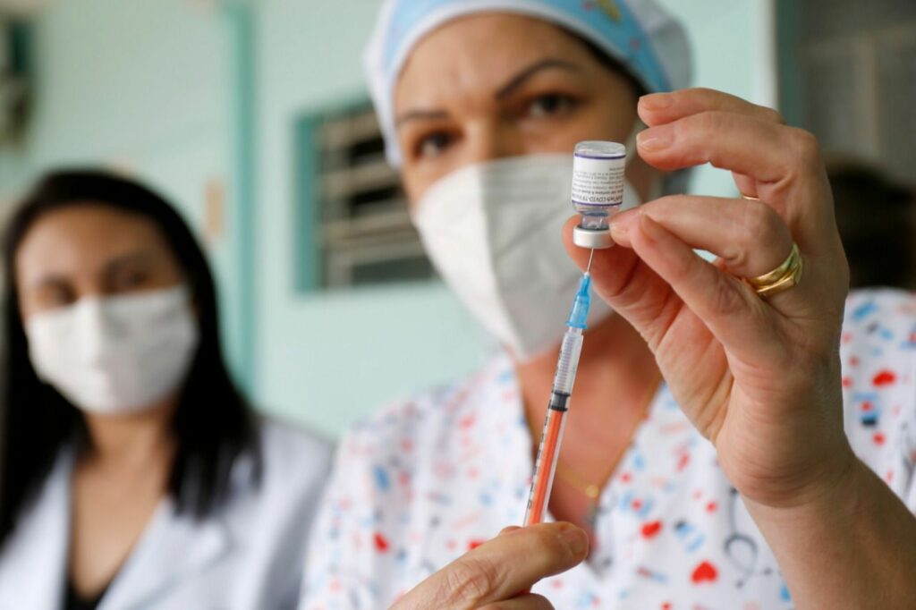 Central de Imunização do Centreventos segue vacinando adultos contra a Covid-19