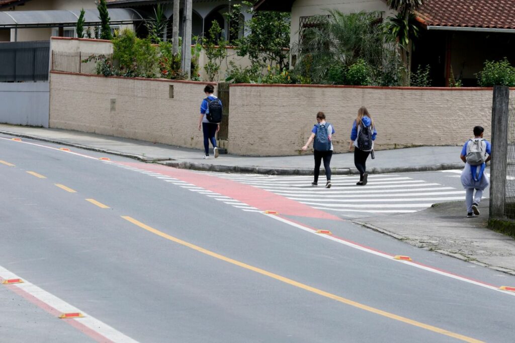 Detrans pintou mais de 1 mil faixas de pedestres em 2021