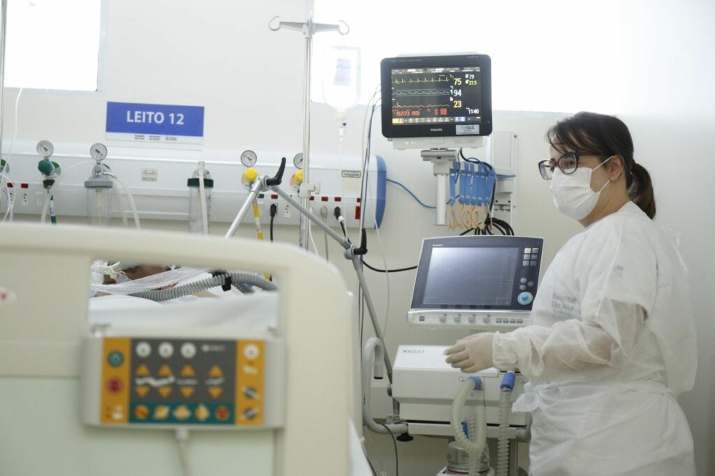 Hospital Municipal São José encerra atendimento exclusivo em uma das UTIs para pacientes com Covid-19