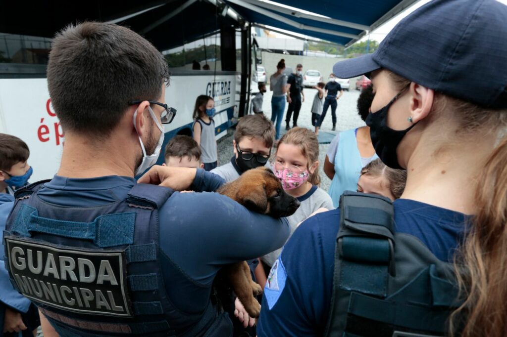 Atividade promove educação no trânsito entre alunos da Rede Municipal