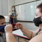 aluno da rede municipal recebe óculos