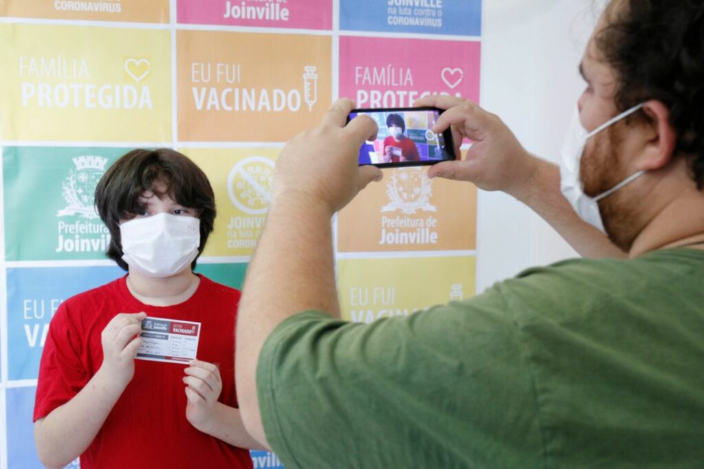 Joinville abre agenda para vacina contra a Covid-19 para crianças com 9 anos