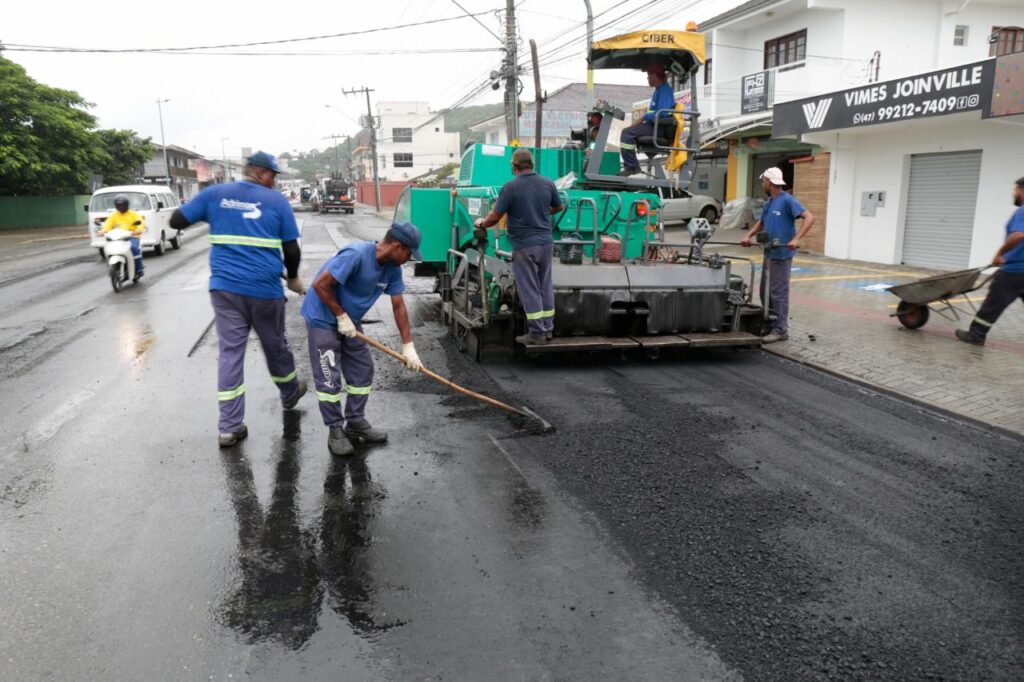 Prefeitura faz obras e implementa melhorias em ruas do bairro Guanabara