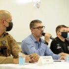 agentes de segurança participam de coletiva de imprensa
