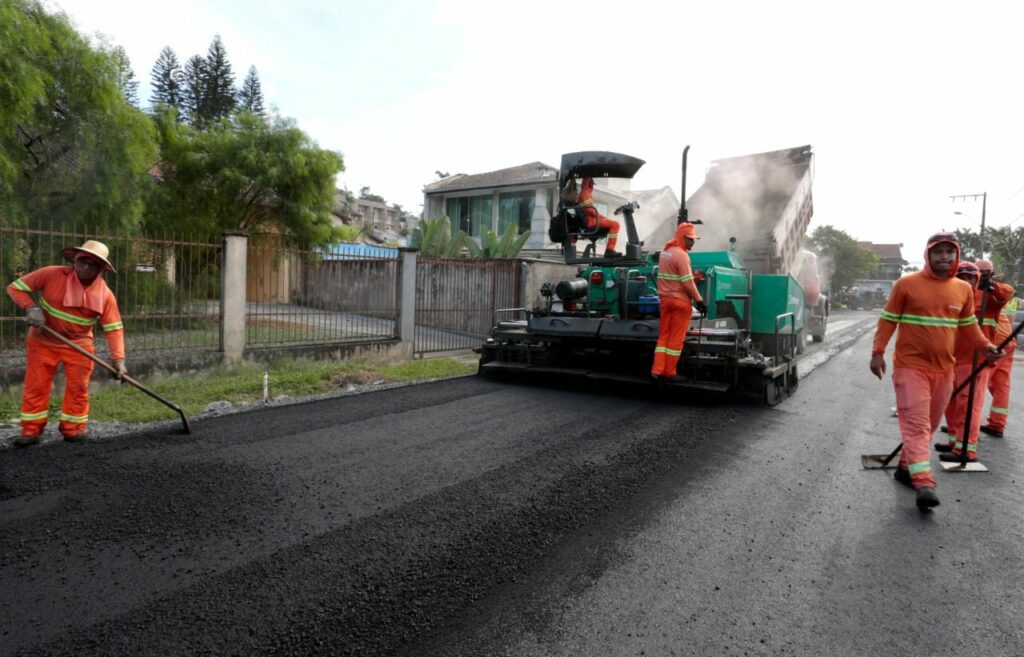 Prefeitura finaliza a pavimentação asfáltica da rua Cidade de Ubajara