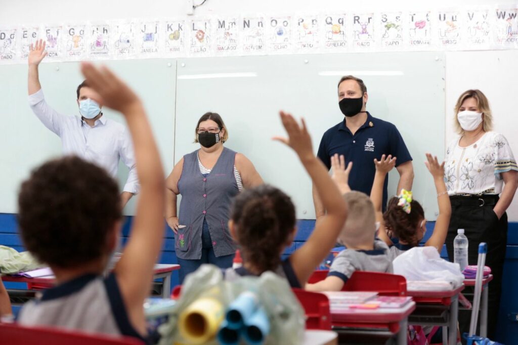 Ano letivo inicia na Rede Municipal com aulas presenciais para todos os alunos