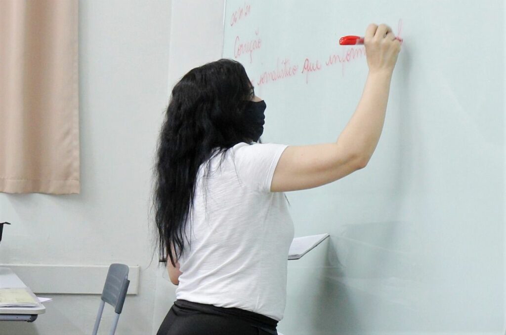 Prefeitura de Joinville abre novas turmas de aulas gratuitas de português para estrangeiros
