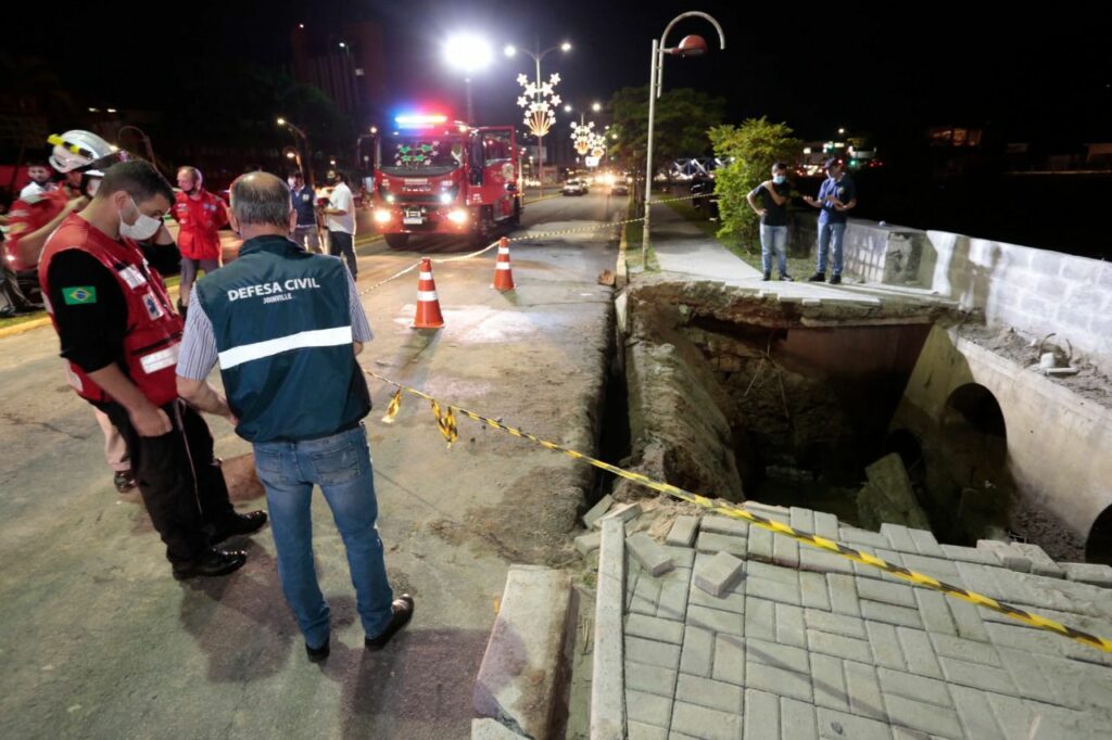 Prefeitura de Joinville publica edital de chamamento para vítimas da queda da calçada
