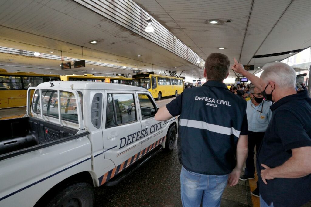 Prefeitura de Joinville trabalha para minimizar efeitos de temporal na cidade