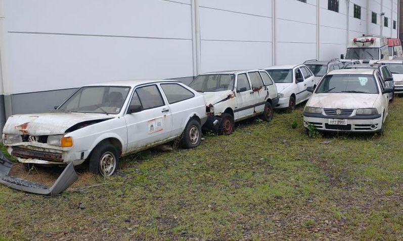Prefeitura de Joinville faz leilão online de mais de 130 itens entre carros, motos, outros veículos e sucata