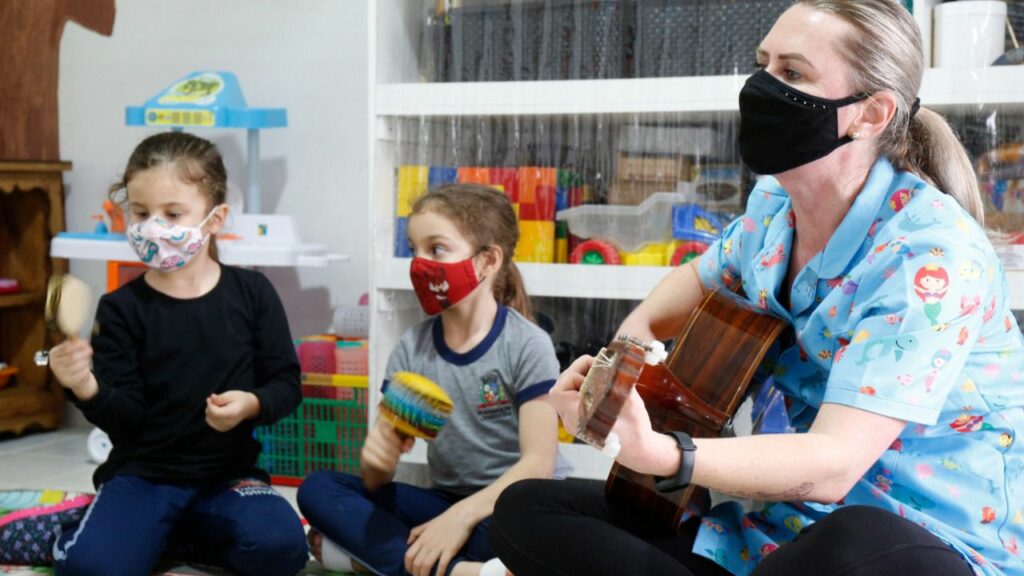 Professora da Educação Infantil de Joinville é finalista de prêmio nacional