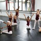 alunos da Casa da Cultura em aula de Balé
