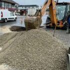 Prefeitura conserta rede de drenagem na rua Ottokar Doerfell