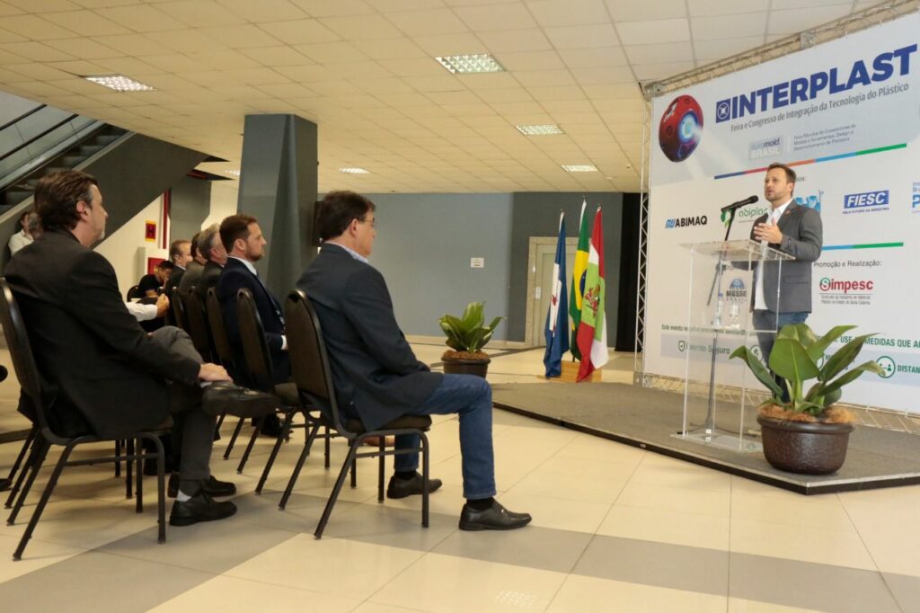 Prefeitura de Joinville participa da Interplast 2022