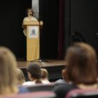 professora faz palestra sobre o tema no Teatro Juarez Machado