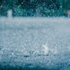 Imagem de chuva forte no chão