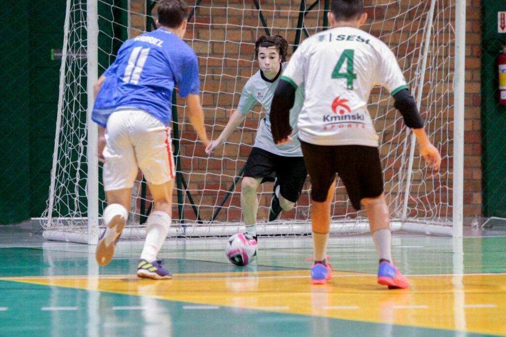 Começam os jogos do futsal masculino do Jeville