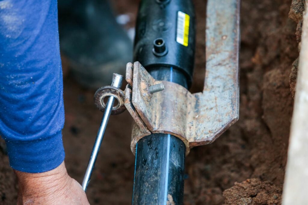 Bairro Aventureiro recebe obra para melhoria no sistema de distribuição de água na região
