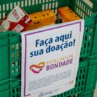 caixa de alimentos para doação