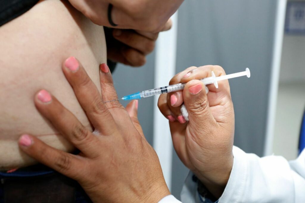 Joinville amplia faixa etária para aplicação da quarta dose de vacina