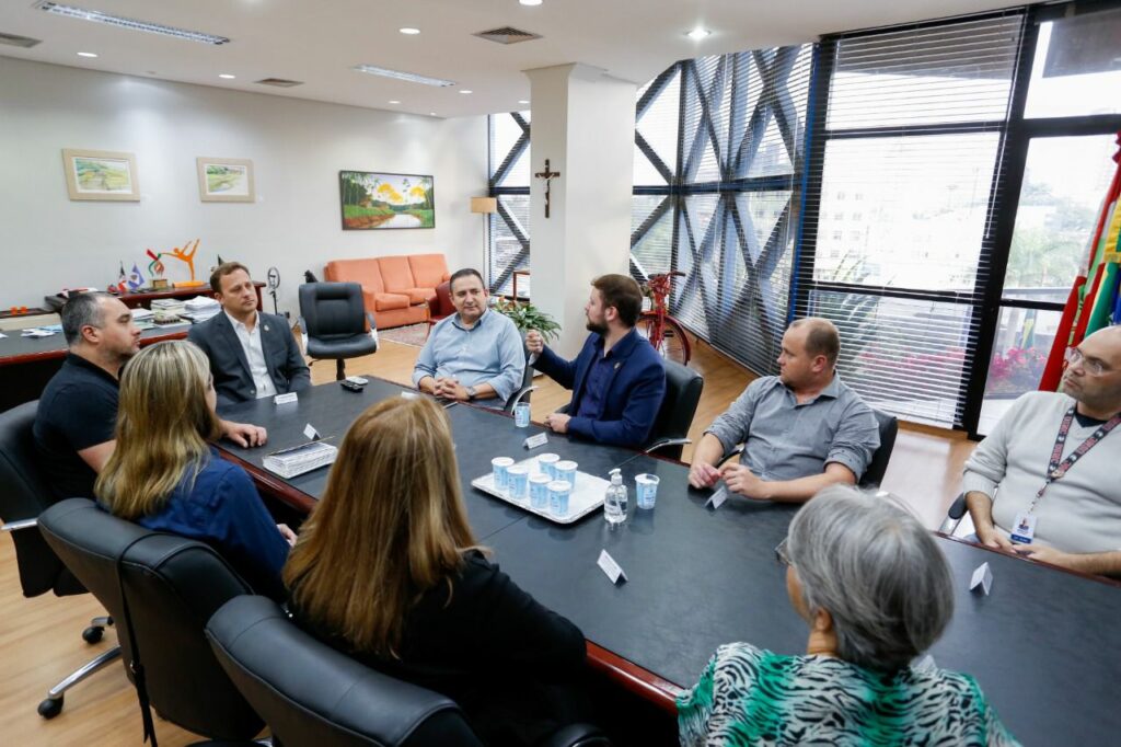 Conselho Municipal de Saúde e prefeito de Joinville conversam sobre políticas públicas para o município