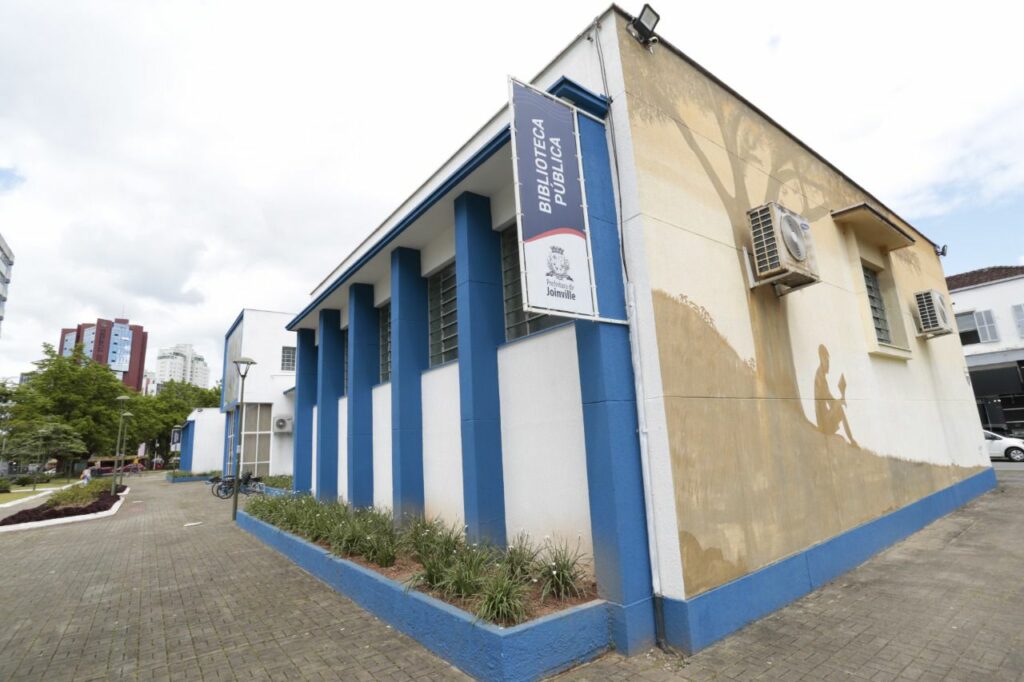 Biblioteca Pública de Joinville promove contação de histórias no recesso escolar