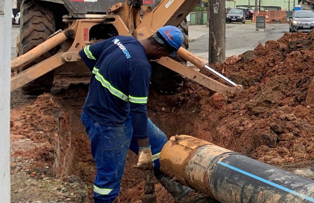 Águas de Joinville faz obra na rede de água na Arno Waldemar Dohler neste fim de semana