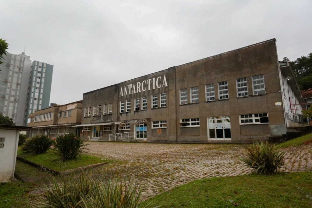 Prefeitura de Joinville lança edital para estudos de uso da Cidadela Cultural Antárctica