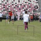 crianças participando de atividades esportivas na Arena Joinville