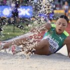 Atleta Letícia na chegada de seu salto em distância