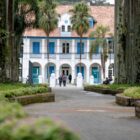 Rua das Palmeiras com vista do Museu de Imigração
