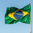 Bandeira do Brasil hasteada