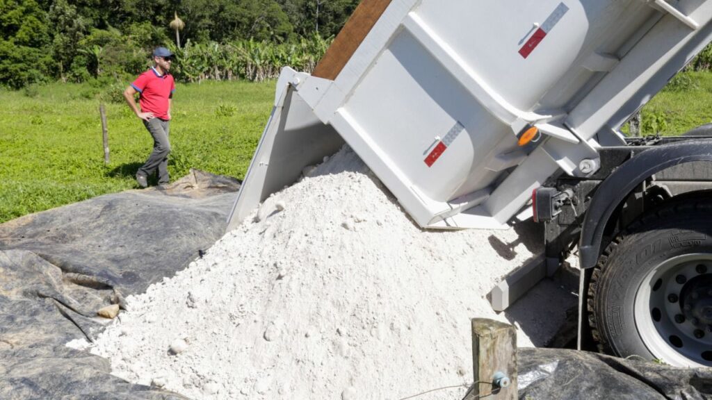 Prefeitura de Joinville reativa programa que auxilia e beneficia produtores rurais