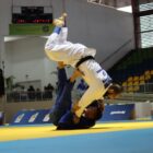 atletas de judô durante uma luta