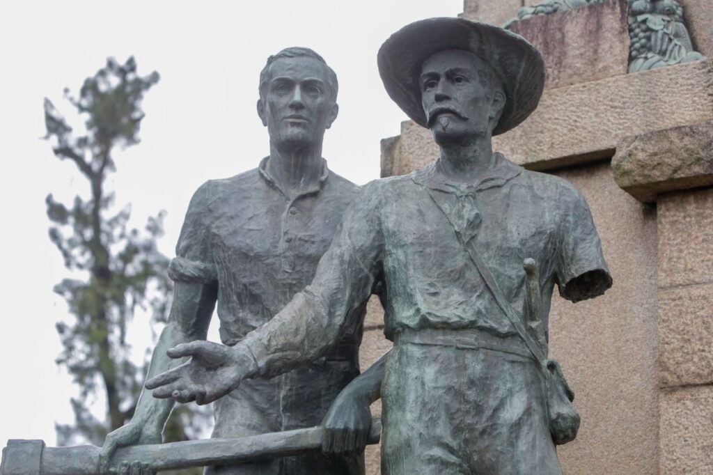 Prefeitura de Joinville entrega Ordem de Serviço para restauro do Monumento ao Imigrante