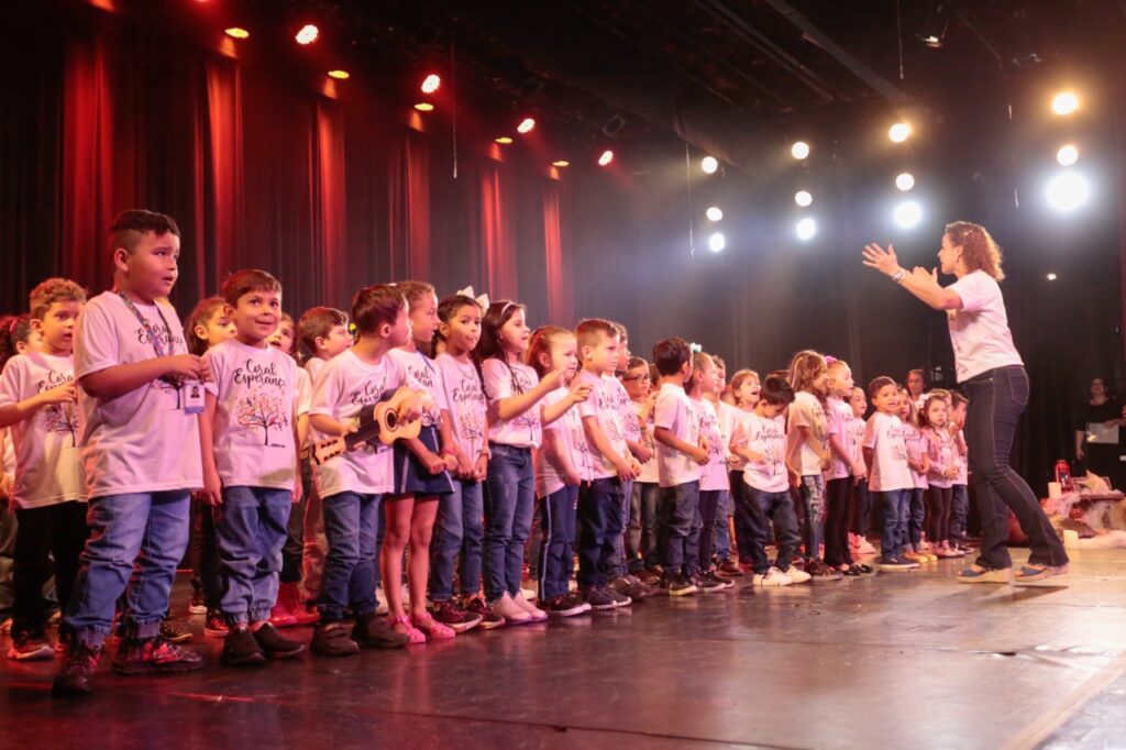 Crianças da Educação Infantil de Joinville participam de apresentação do Programa Música na Escola
